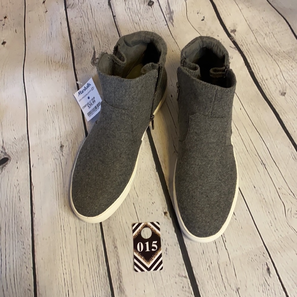 Kenneth Cole high top flannel sneakers